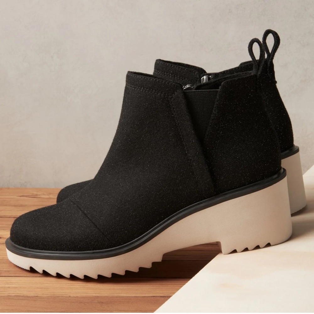 Toms Maude Black and Cream Wedge Boots